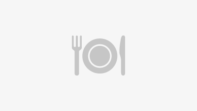 A small icon of utensils and a plate resembling the possibility of eating at the canteen at the office.