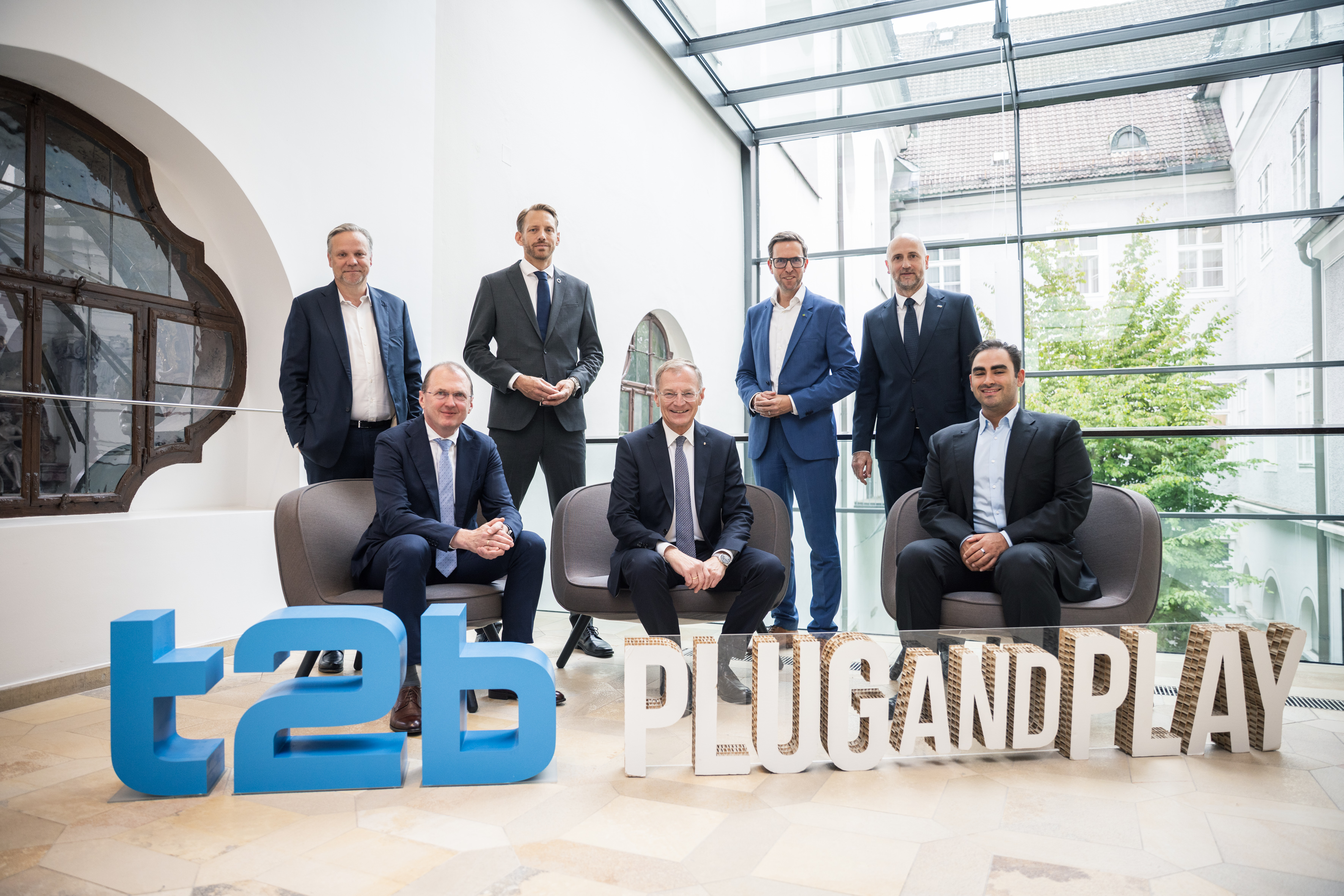t2b PLUG AND PLAY Team in Wien