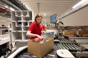PickCenter One bei Strauss PickCenter One bei Strauss