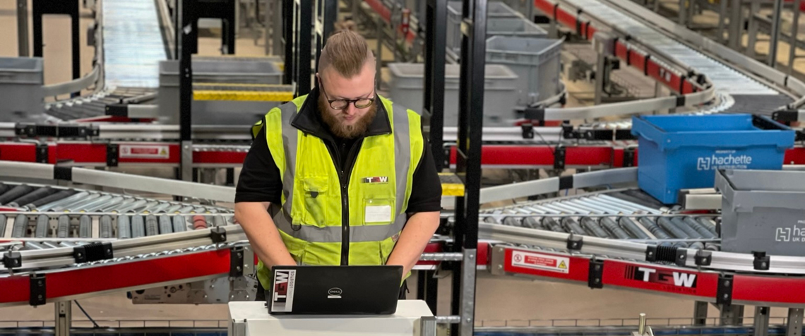 [Translate to North America:] logistics services