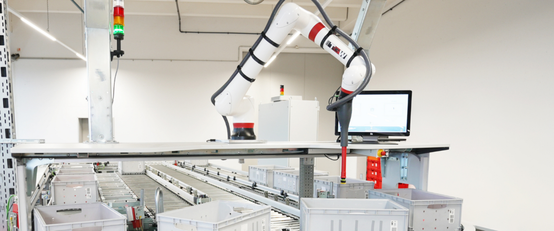 [Translate to North America:] warehouse robots