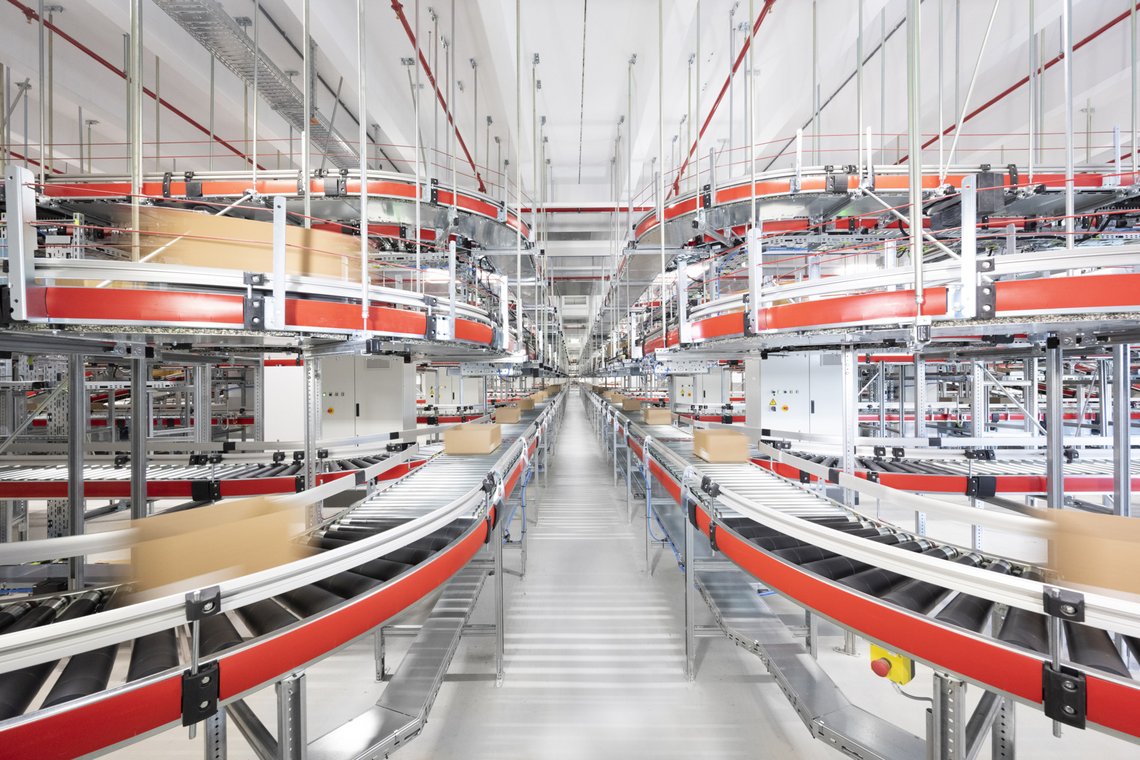 TGW Logistics' Kingdrive conveyor system